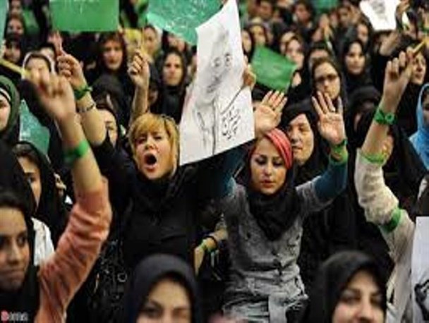 زنان محور توسعه یا محور مقاصد سیاسی