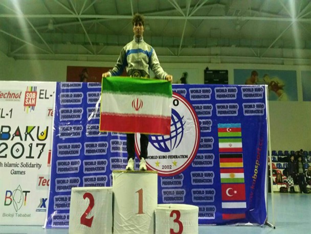 ورزشکار روانسری مقام اول مسابقات کیک بوکسینگ جام صلح کشور آذربایجان را کسب کرد