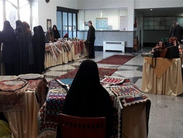برگزاری بازارچه "عیدانه صنایع دستی" در استانداری قزوین