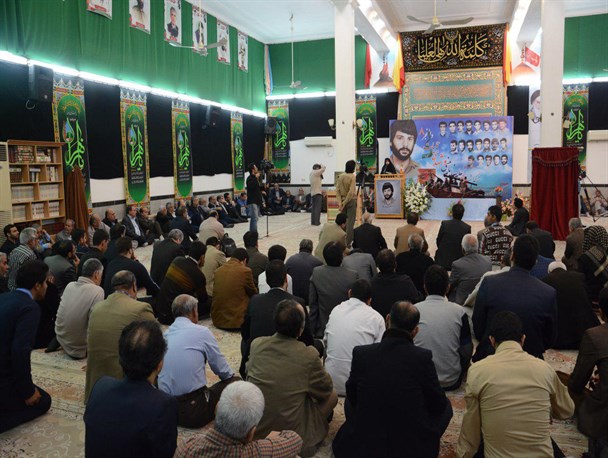 کتاب خاطرات شهید ماهینی رونمایی شد/ نویسنده کتاب: همه چیز از متروی شلوغ تهران شروع شد