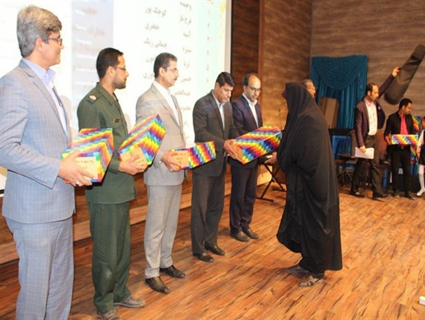 تجلیل از فعالان تربیتی بخش دلوار/ تمامی نهادهادر زمینه تربیتی جامعه نقش دارند