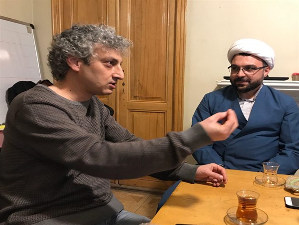 الگو برداری اوقاف شهرری از گفتمان ائمه جمعه تبریز ، کرج و اهواز/دعوت رئیس اوقاف شهرری از ارژنگ امیرفضلی برای توضیح درباره بازسازی امامزاده عبدالله
