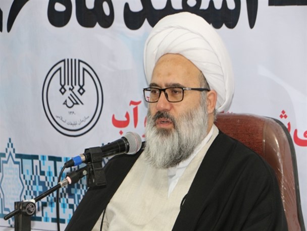 راه حل مشکلات، عمل به دستورات و آموزه های دین است/ دشمن به دنبال تزلزل در اعتقادات مردم بویژه جوانان است