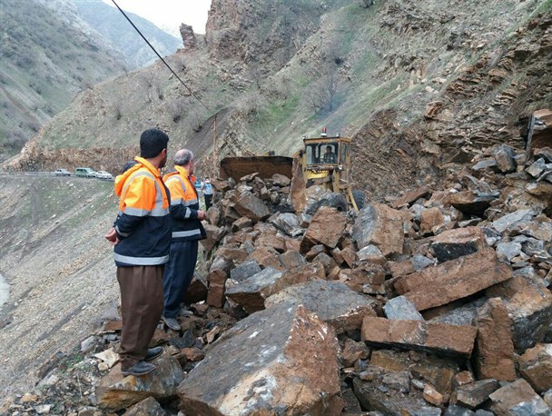 بازگشایی راه چند روستای پاوه در اثر بارش های شدید/ بارش 590 میلمتری باران در پاوه