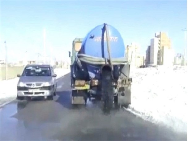 محکومیت راننده متخلف تانکر لجن کش فاضلاب در اردبیل