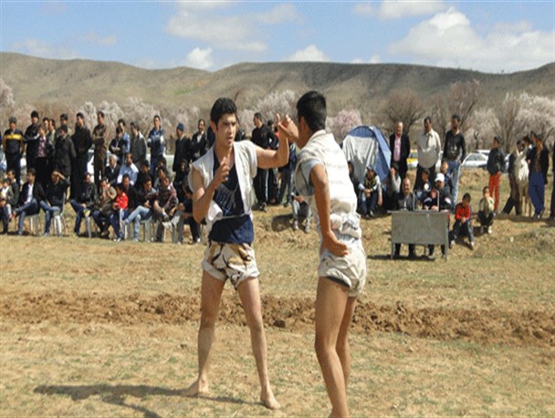 سالانه کشتی با چوخه در دهستان بام برگزار شد+تصاویر