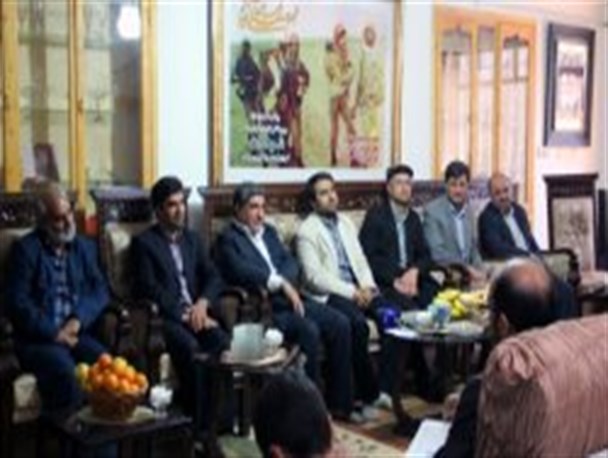 استاندار خراسان‎جنوبی به دیدار خانواده شهدا رفت/ استاندار: از خدا می‌خواهیم ادامه‌دهنده راه شهدا باشیم