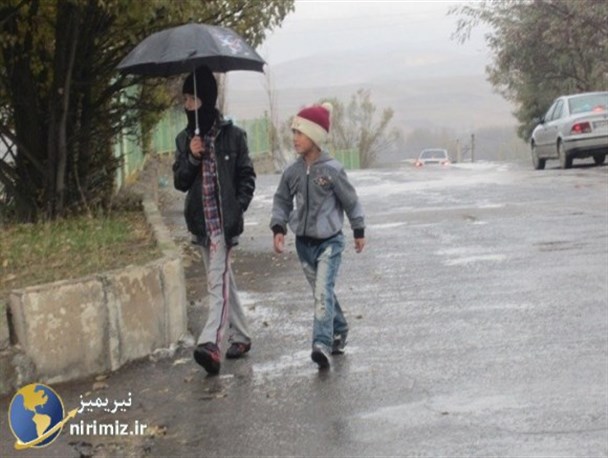 بارش باران و سرما مسافران را در نیر غافلگیر کرد