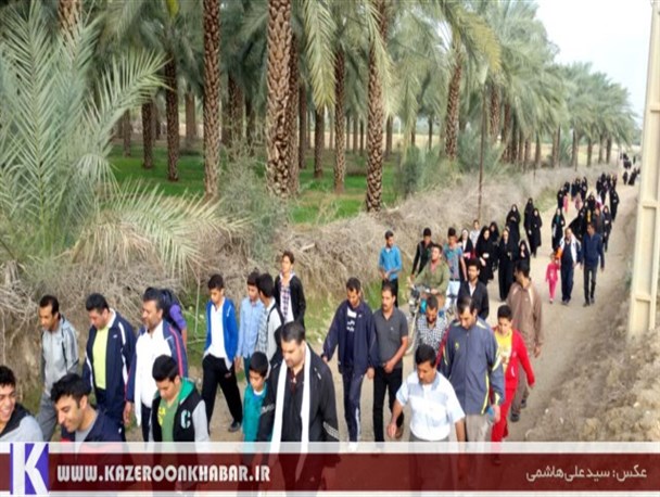 پیادروی خانوداگی در کنار نخل های سرافراز بورکی خشت + تصاویر