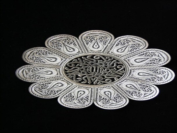 هنر بی نظیر ملیلـه کـاری در زنجان/30 کارگاه ملیله کاری در زنجان فعال است