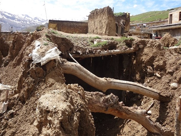 خسارت زمین‌لرزه 4.1 ریشتری به بعضی از مناطق روستایی شهرستان نهاوند+ تصاویر اختصاصی