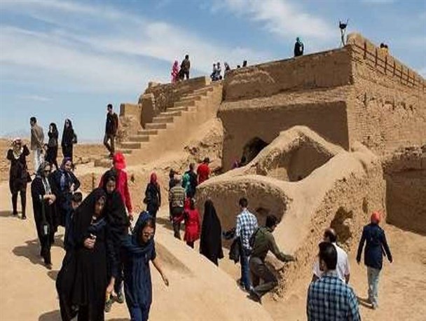 بیش از 586 هزار  گردشگر در استان یزد اسکان یافتند/ باغ دولت‌آباد در صدر بازدید مسافران نوروزی