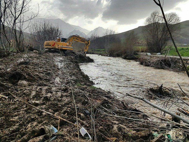 کشاورزان نهاوندی خسارت بارندگی ها را گزارش کنند