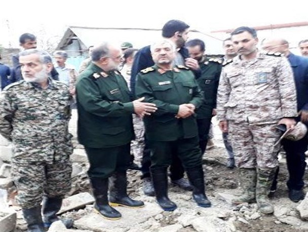 بازدید فرمانده کل سپاه از مناطق سیل‌زده مازندران/ گفت‌وگوی سرلشکر جعفری با خانواده‌های آسیب‌دیده