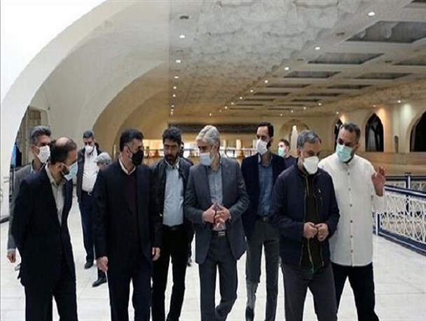 بررسی امکانات و روند پیشرفت کار در مصلای برای نمایشگاه کتاب