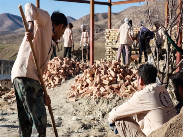 سازماندهی ۳۶۰ گروه جهادی در اراک برای خدمت رسانی به مردم/ همه توان و ظرفیت ها را برای تحقق شعار سال پای کار می آوریم