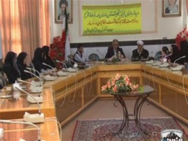 دیدار بانوان فرهیخته شهرستان خاش با امام جمعه این شهرستان