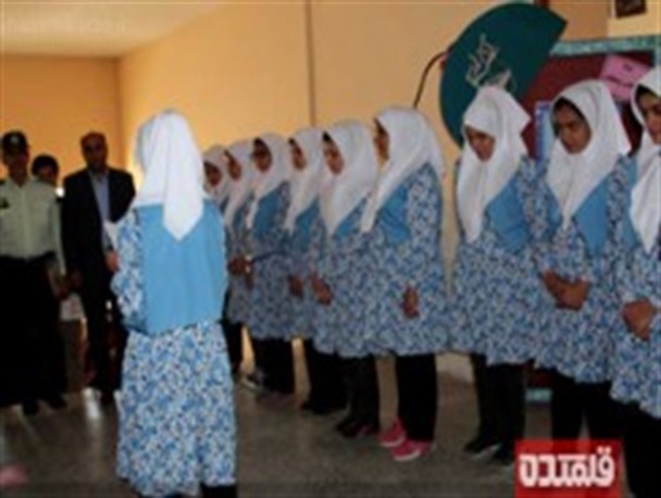 نمایشگاه نمونه کارهای دانش آموزان هنرستان های دخترانه