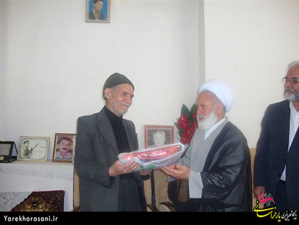 مراسم دیدار با پدران شهید در خلیل آباد برگزار شد + تصاویر