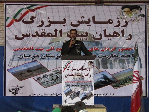 انگشتمان روی ماشه است و منتظر اشاره رهبریم