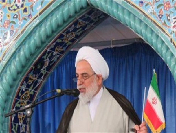 کارگران مجاهدان عرصه اقتصاد مقاومتی هستند