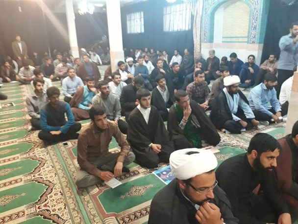 تجمع اعتراض آمیز مردم و روحانیون ایلام در اعتراض به توهین به ساحت امام رضا(ع) + عکس