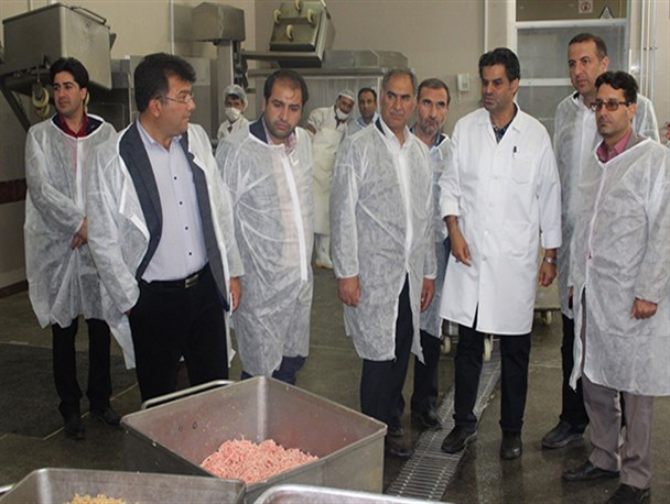 بازدید فرماندار سپیدان از مجتمع تولید فرآورده های گوشتی شام شام