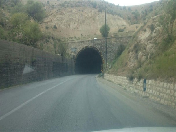 ضرورت توجه مسئولان اداره راه به تونل الغدیر لردگان + تصاویر