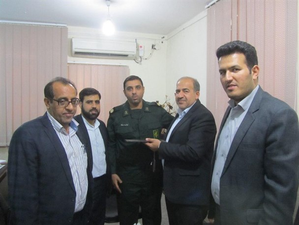 دیدار فرماندار با فرمانده سپاه باوی به مناسبت روز پاسدار + تصاویر
