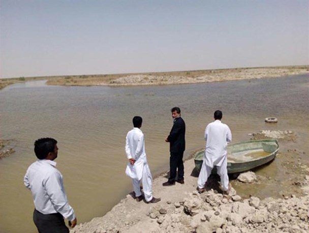 ورود آب به دریاچه هامون از شمال شهرستان هیرمند
