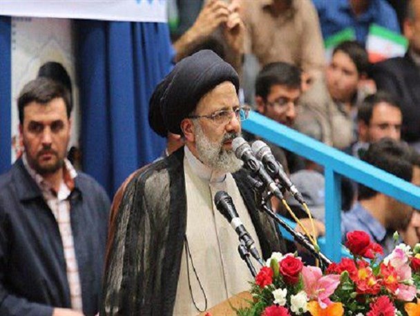 رقیب اصلی دولت عملکرد ضعیف تدبیر و امید است/ عده ای به بهانه گره گشایی اقتصادی 4 سال کشور را معطل گذاشتند