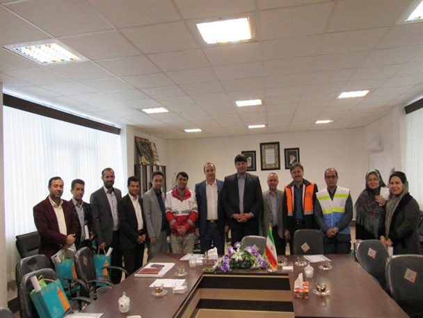 از خادمین ستادخدمات اجرایی سفر نوروز ۹۷ شهرستان گمیشان تجلیل شد