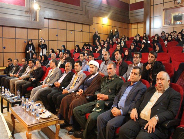 از ظرفیت و نظرات جوانان در رشد و توسعه کشور استفاده شود