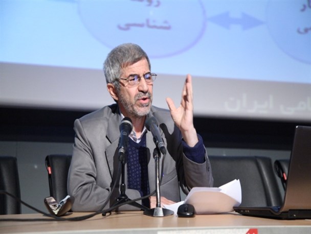امام (ره) در برابر چالش‌ها بر وحدت تاکید داشتند