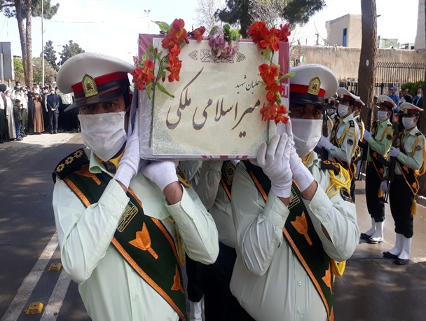 پیکر خلبان شهید امیر اسلامی در تربت حیدریه تشییع و خاکسپاری شد