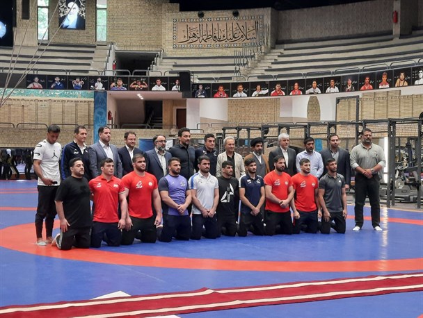 دبیر: کشتی از وزارت‌خانه بزرگ‌تر است؛  ۱۰ هیچ از بنا عقب هستم/ سجادی: آرزوی دبیر، قهرمانی در المپیک است