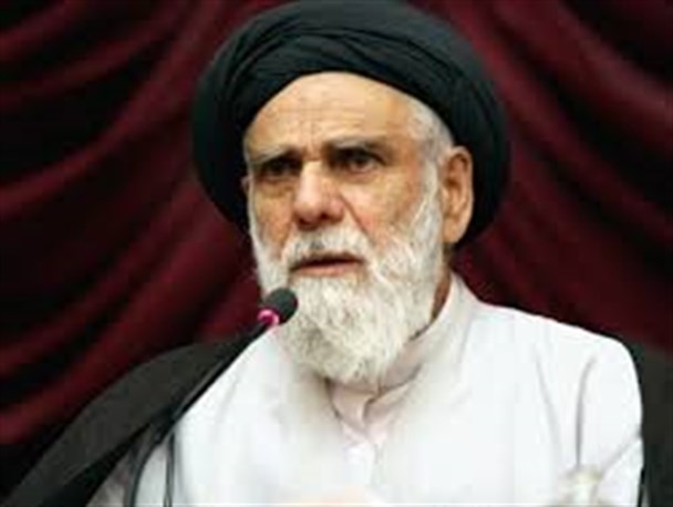بصیرت همراه با شجاعت امام خمینی (ره) این انقلاب را به ثمر رساند/جمهوری اسلامی تحفه گرانبهایست که نصیب ما شده است