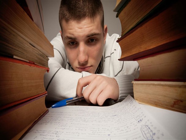 عوامل استرس زا در ایام امتحانات باید مدیریت شود