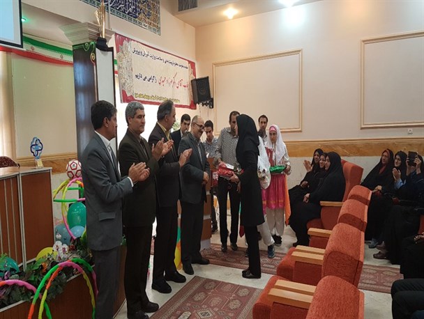 معلم نمونه کشوری در نظرآباد تجلیل شد + تصاویر