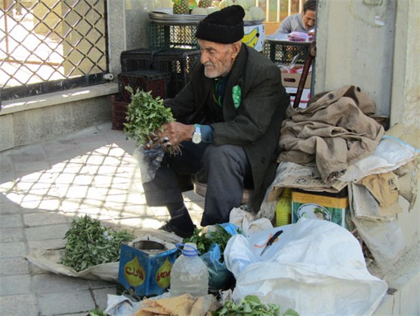 اینجا لبان خشک و دستان ترک خورده، معنویت است +تصاویر