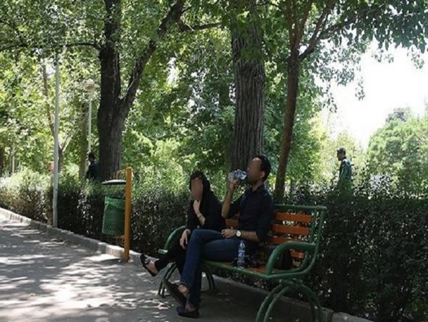 روزه خواری با طعم ساندویچ سوسیس!
