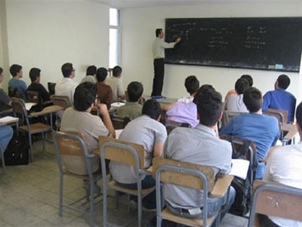 واکنش کاربران توئیتر به اتفاقی تاسف بار در مدرسه غرب تهران/ وزیر:گزینش و نظارت بر معلمان سخت گیرانه می‌شود