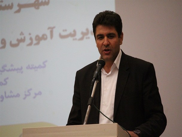 معلمان باید اخلاق محوری را سرلوحه کار خود قرار دهند