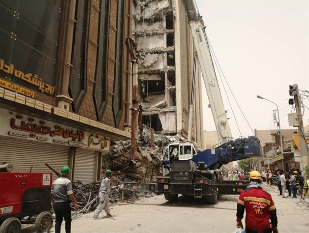 امدادرسانی ها در حادثه متروپل، یادآور ایام دفاع مقدس است