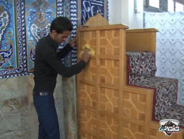 غبار روبی مساجد در آستانه ماه مبارک رمضان در خاش +تصاویر
