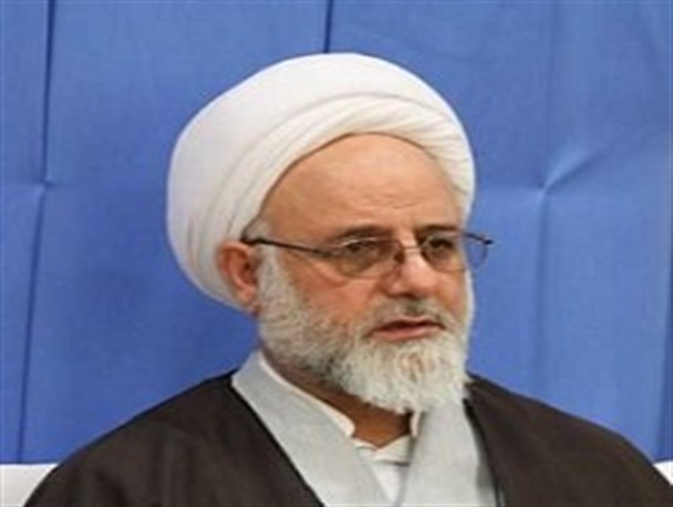 امام جمعه ایلام وفات مادر راوی کتاب "دا" را تسلیت گفت