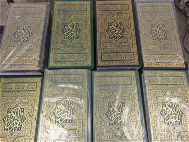 100 جلد قرآن بین موسسات و خانه های قرآنی اردل توزیع شد