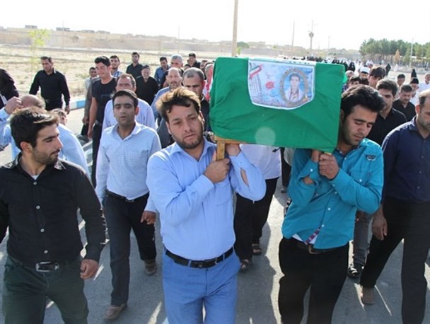 پدر شهید محمد بوجاری به فرزند شهیدش پیوست+ تصاویر