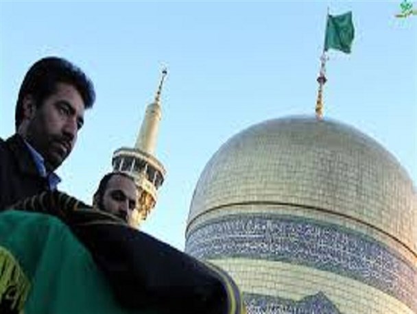 پرچم گنبد منور حرم امام رضا(ع) به رنگ سبز درآمد