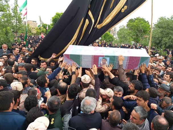 پیکرشهید مدافع حرم "علی آقایی" بعد از گذشت چهار سال از شهادت امروز در آغوش اردبیل آرام گرفت+ فیلم